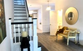2Bd Spacious S. Philly Row-House, Wi-Fi & 1.5 Bath